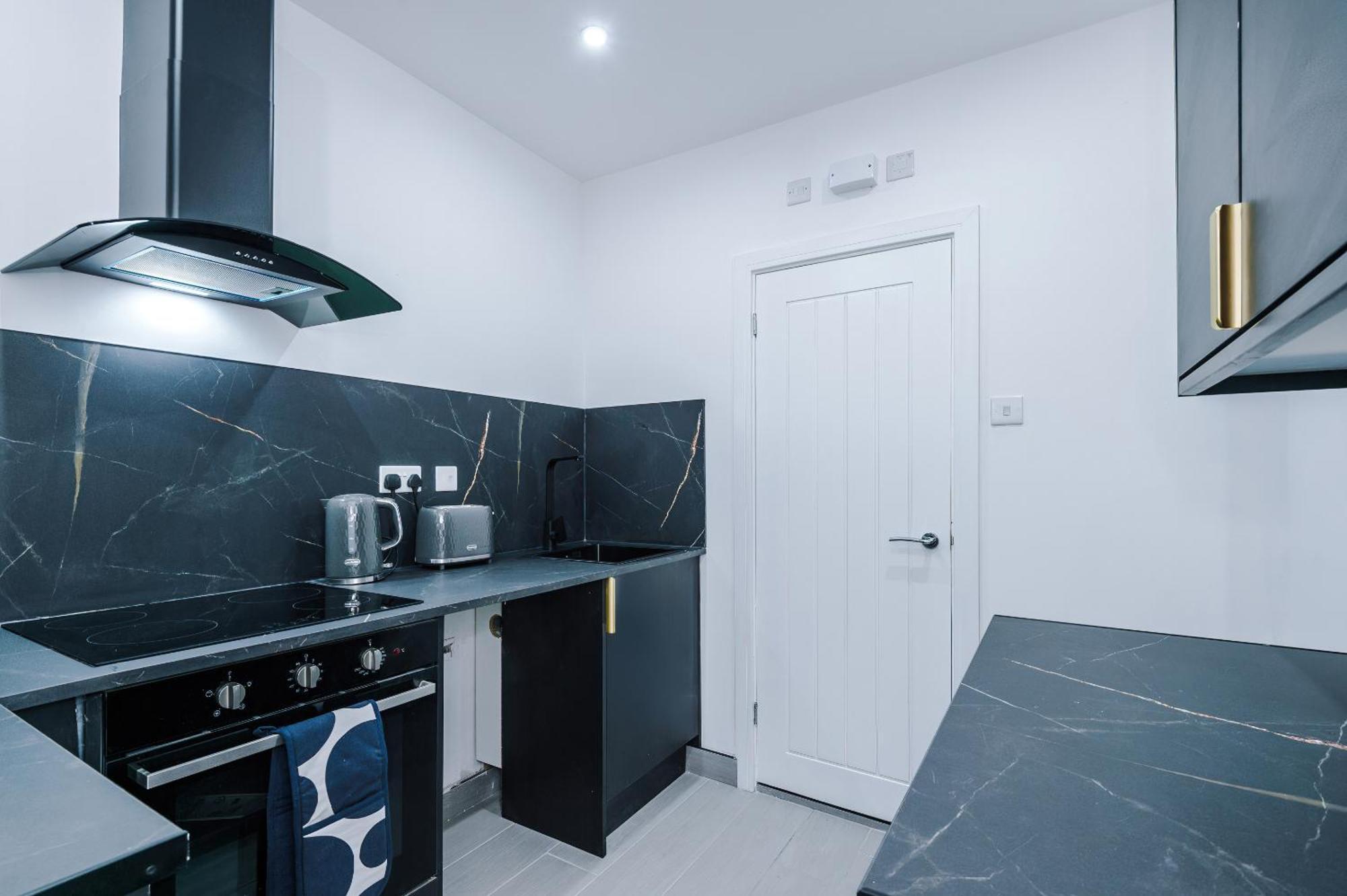 Comfort Style Brand New Selly Oaks Apartment Birmingham Bilik gambar