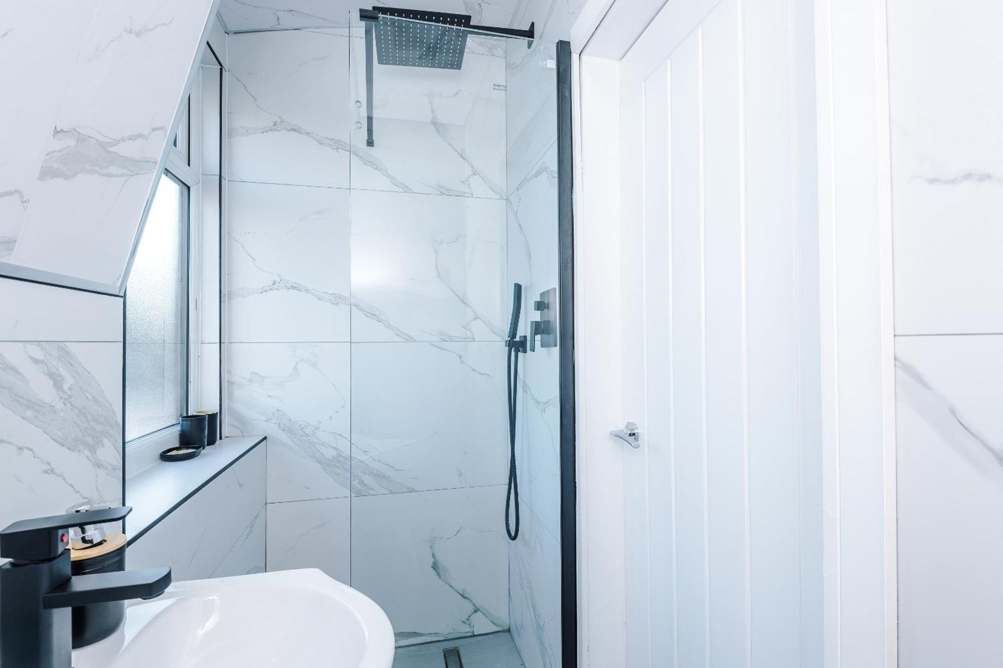 Comfort Style Brand New Selly Oaks Apartment Birmingham Bilik gambar